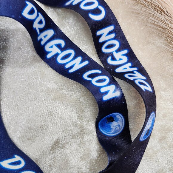 Official 2022 Dragon Con Blue E.T. Phone Home Lanyard - Picture 2 of 4